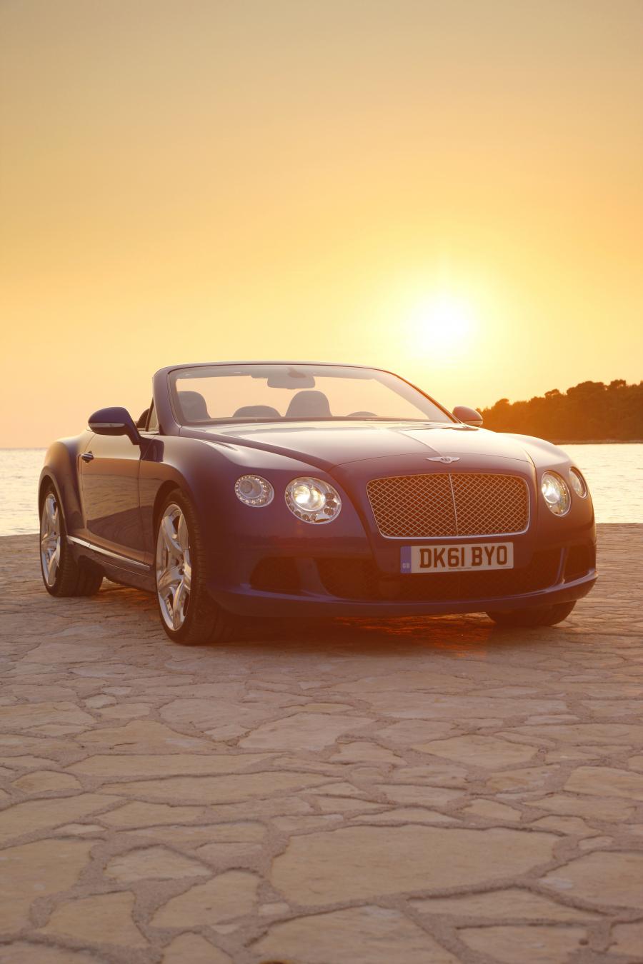  Bentley Continental GTC 2011 года  (фото 17 из 167)